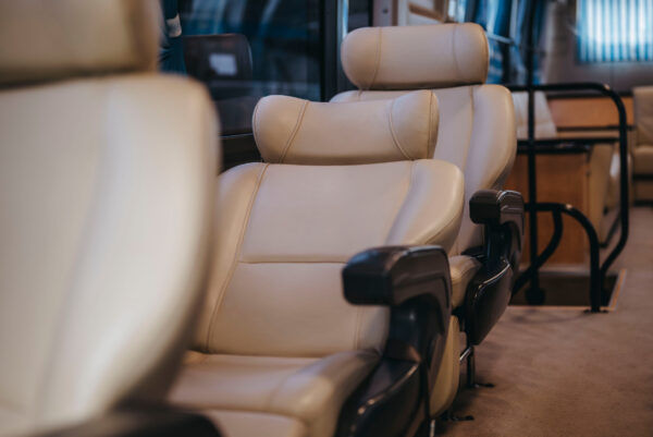 Car_103 (1) Presidential Bus
