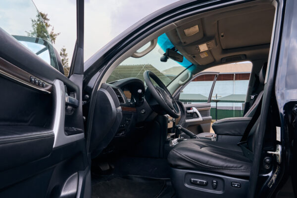 DSC04693 Landcruiser v8