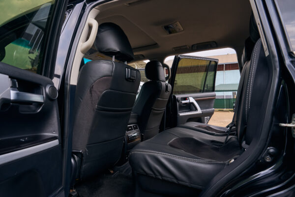DSC04696 Landcruiser v8